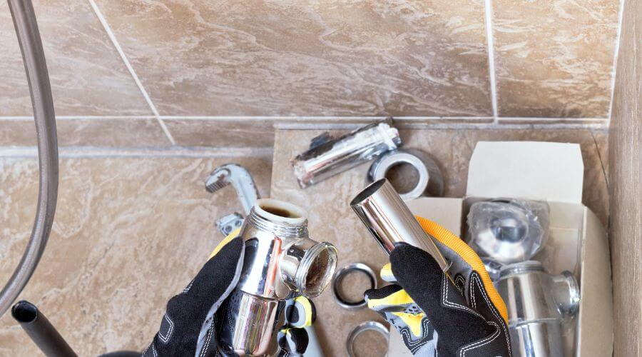 Professional gutter cleaning in Yoncalla, OR